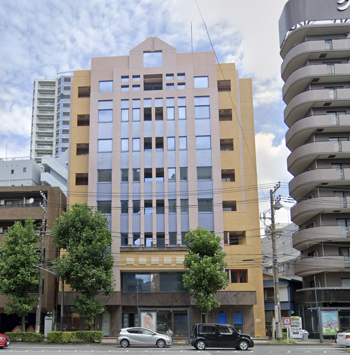 事務所が入居する建物の外観（神奈川県横浜市西区浅間町1丁目4番3号 ウィザードビル）